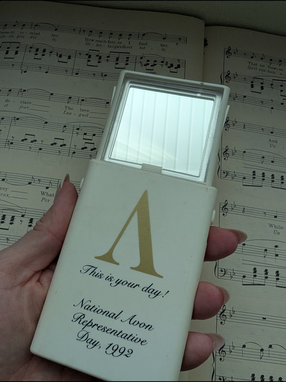 Avon National Representative 1992 Compact Mirror in White & Gold